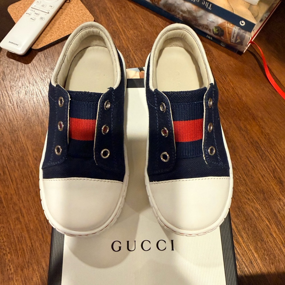 Gucci White and Navy Sneakers- like NEW!